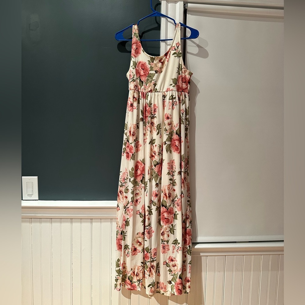 Wine Country Floral Maxi dress, Magnolia Boutique size M, Ivory